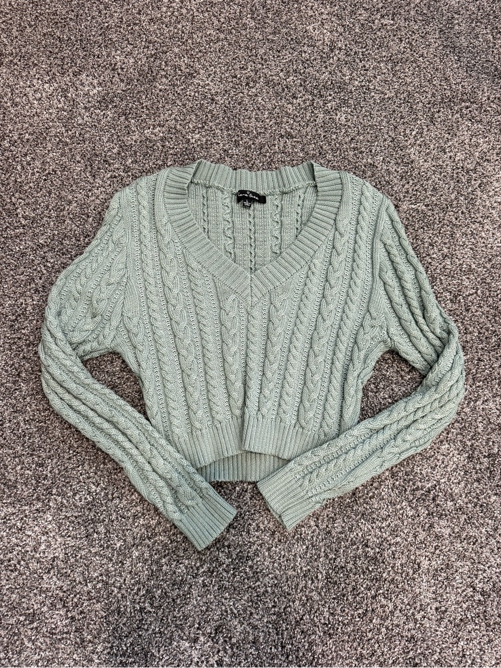 Love Tree Mint Green Cable Knit V-Neck Sweater